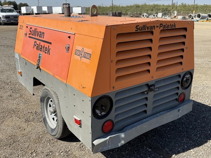 2020-sullivan-palatek-p185-towable-air-compressor-image-4