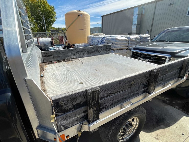 2004-gmc-2500hd-image-23