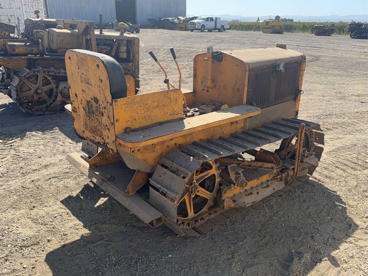 caterpillar-ten-image-5