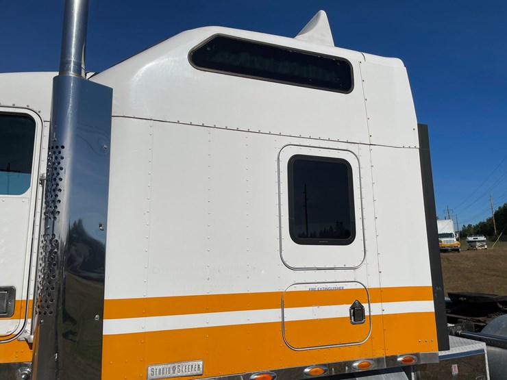 2001-kenworth-w900l-image-23