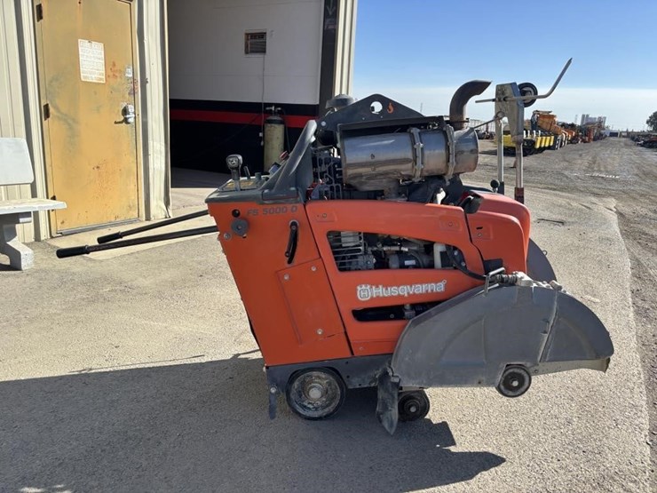 2020-husqvarna-fs-5000-walk-behind-concrete-saw-image-7
