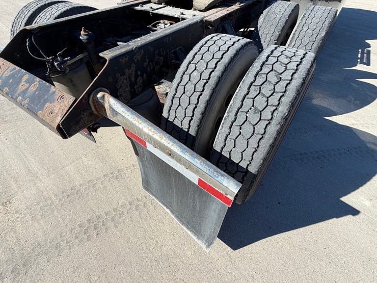 #1728-•-2012-kenworth-day-cab-truck-tractor-image-30