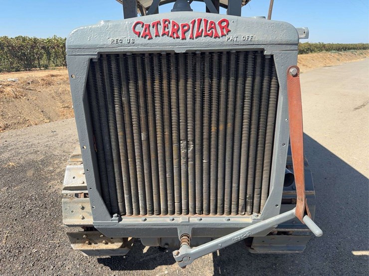 caterpillar-thirty-with-canopy-image-15