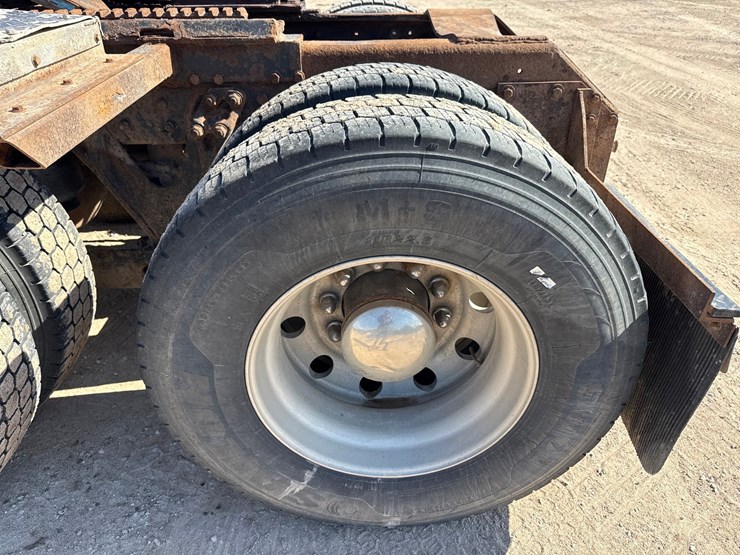 2005-kenworth-t800-image-81