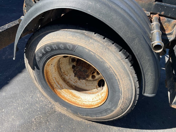 2013-ford-f750-image-37
