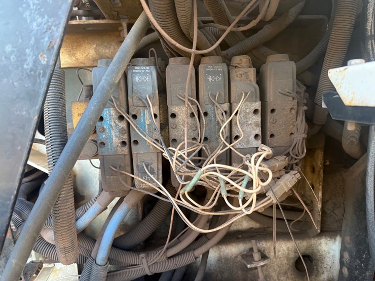 2002-freightliner-fc70-image-26