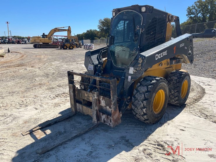 2023-deere-332g-image-7