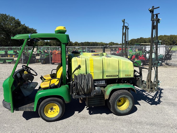 john-deere-300-image-1