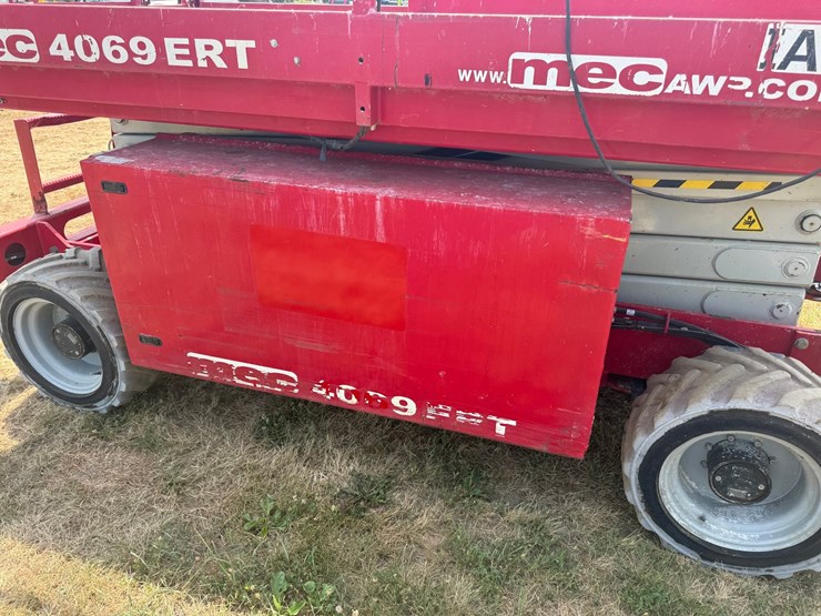 #2085-•-2016-mec-4096-ert-scissor-lift-image-10