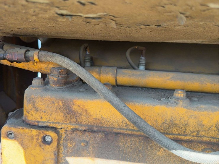 caterpillar-ten-image-23