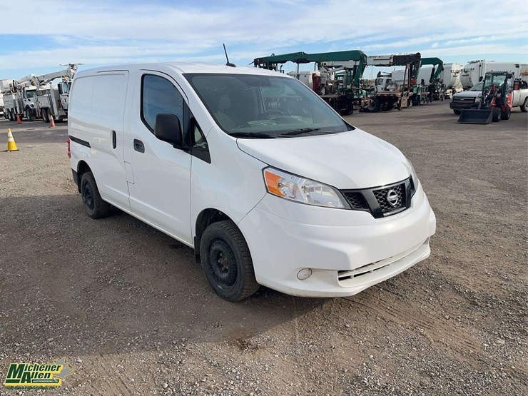2021-nissan-nv200-image-2