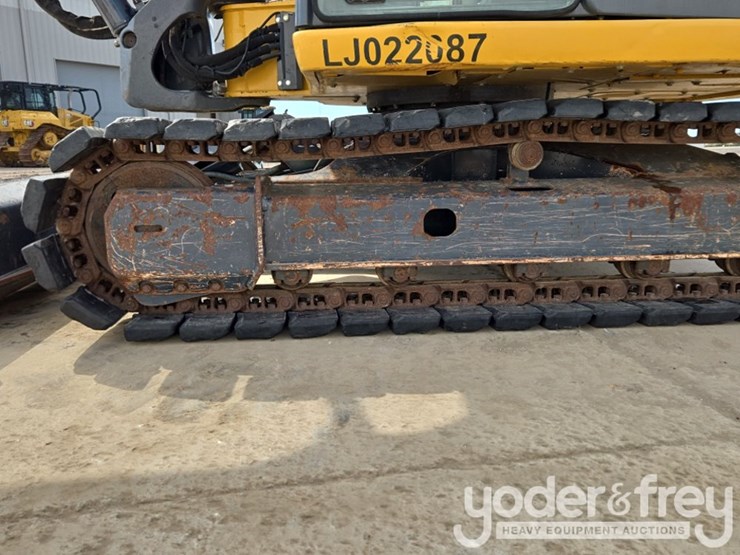 2020-deere-85g-image-9