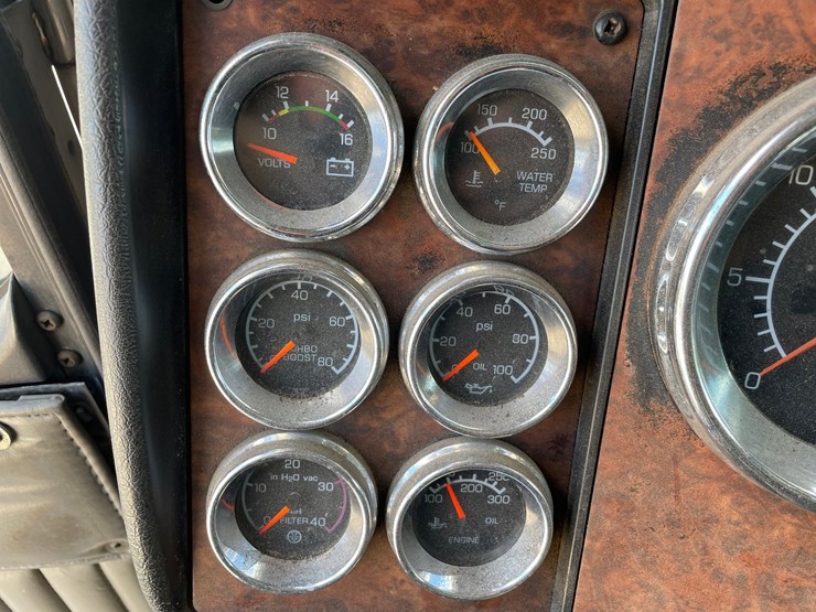 2005-kenworth-t800-image-86