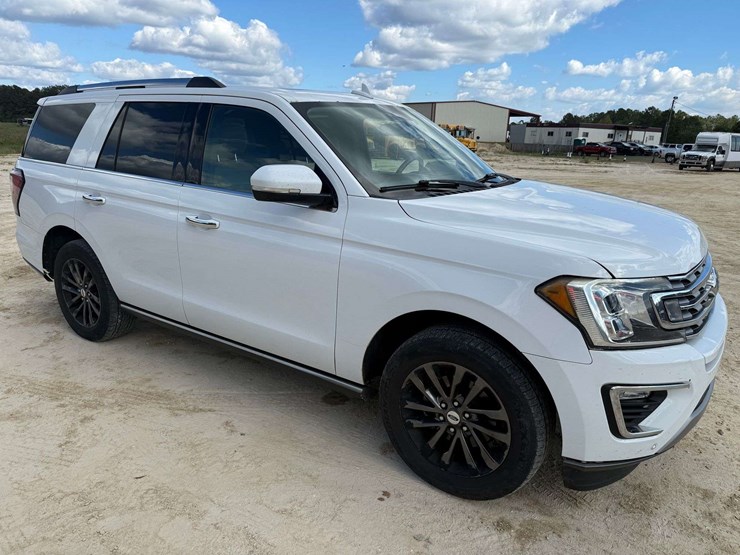2020-ford-expedition-limited-image-4