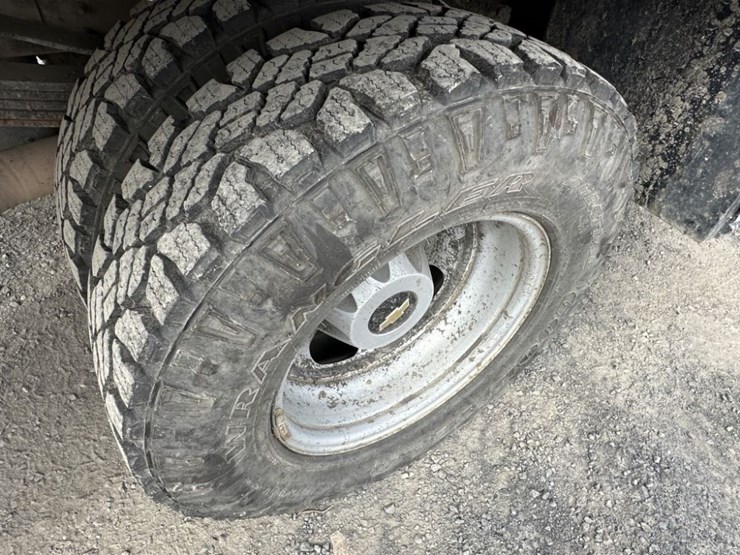 2013-chevrolet-silverado-3500-image-14