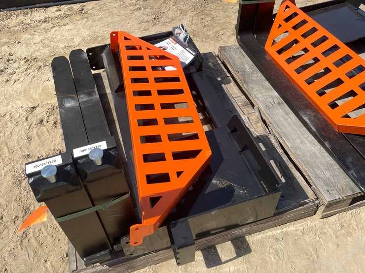 #2016-•-wolverine-skid-steer-pallet-fork-attachment-image-8