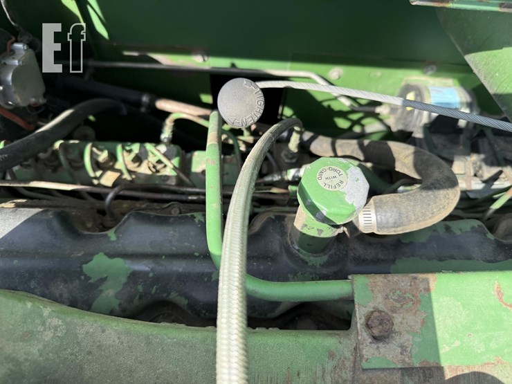1983-john-deere-8820-image-8