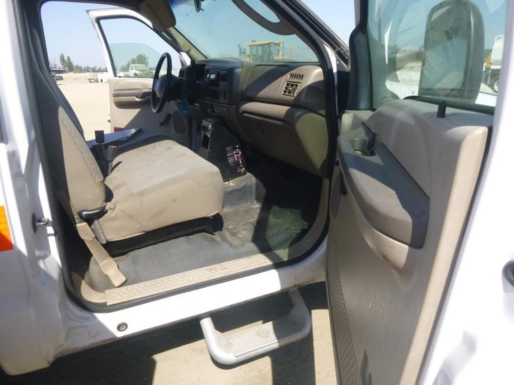 2003-ford-f450-image-17