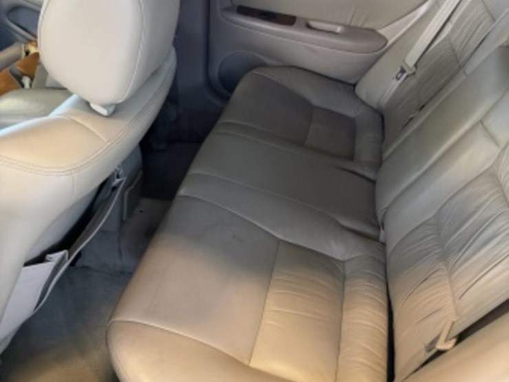 1997-lexus-es300-sdn-image-24