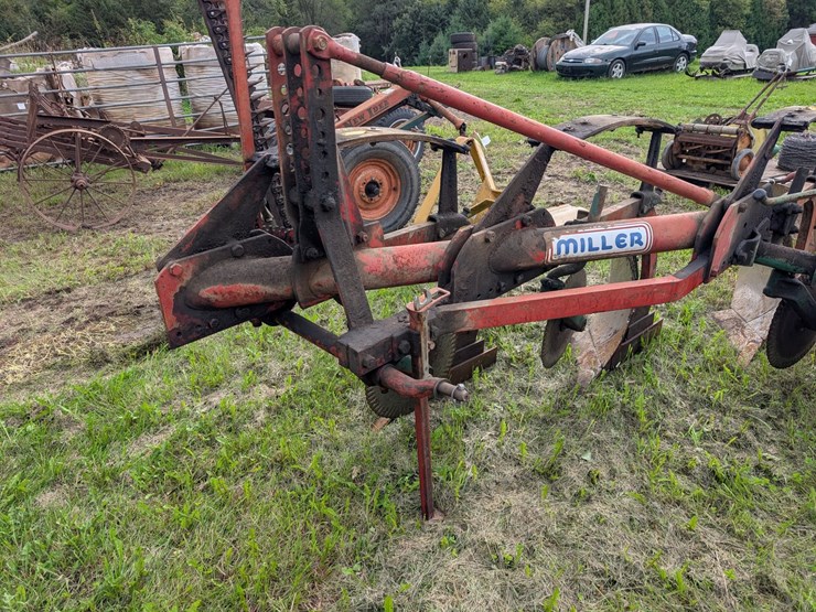#4061-•-kverneland-3-bottom-plow-image-11
