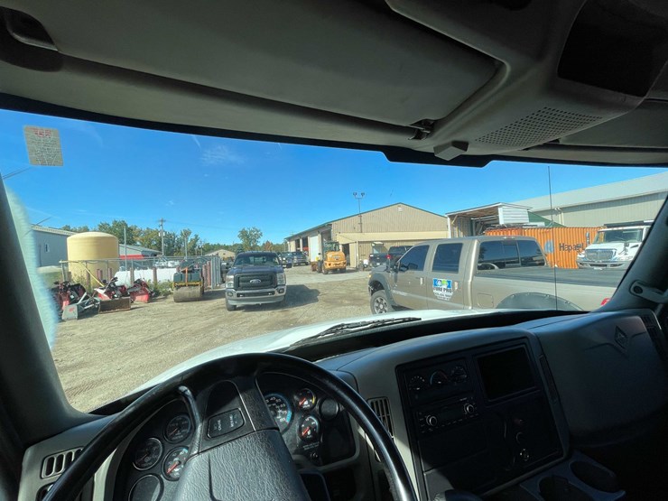 #1796-•-2012-navistar/international-box-truck-with-morgan-box-(has-wisconsin-title)-image-50