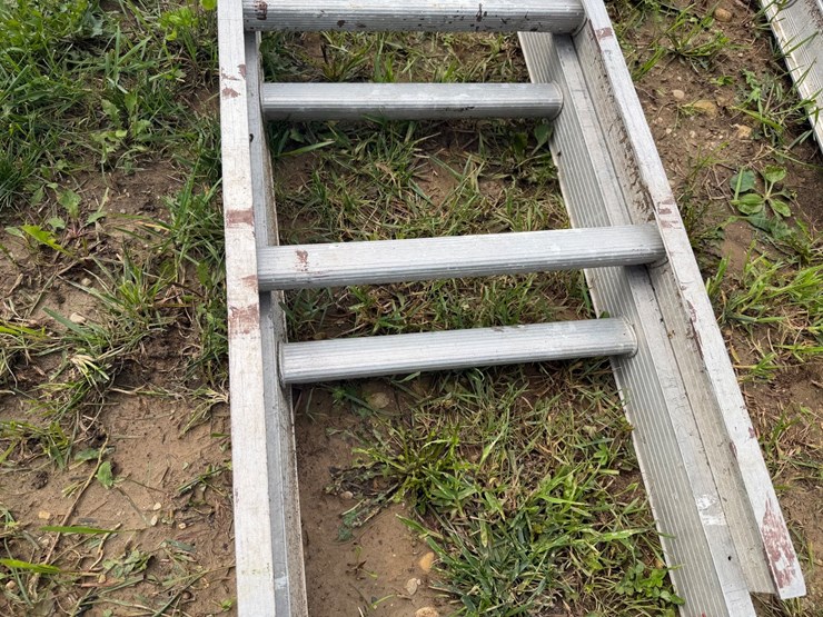 #4044-•-aluminum-extension-ladder-image-4