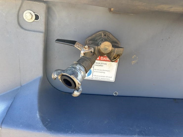 2023-atlas-copco-xas188-image-17