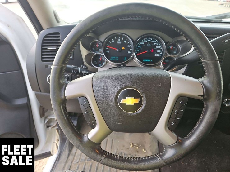 2014-chevrolet-silverado-2500hd-image-18