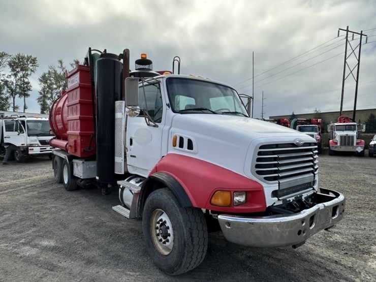 2008-sterling-l9500-image-7