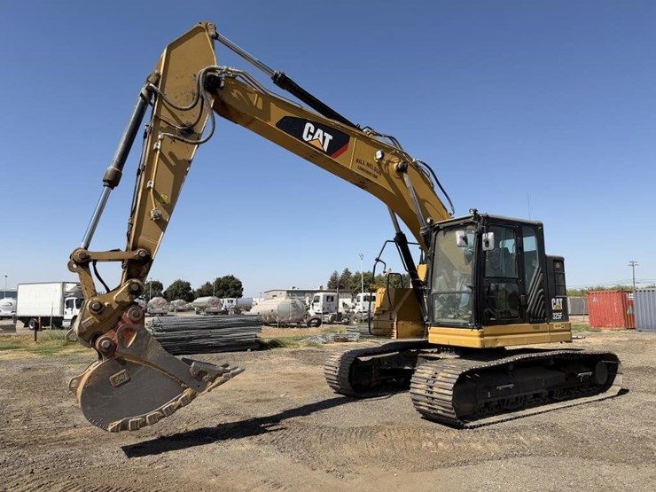 2020-caterpillar-325flcr-image-1