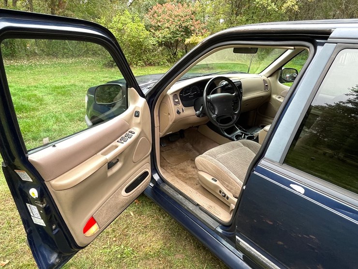 1997-ford-explorer-xlt-image-57