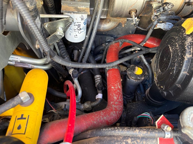 2019-new-holland-l220-image-15