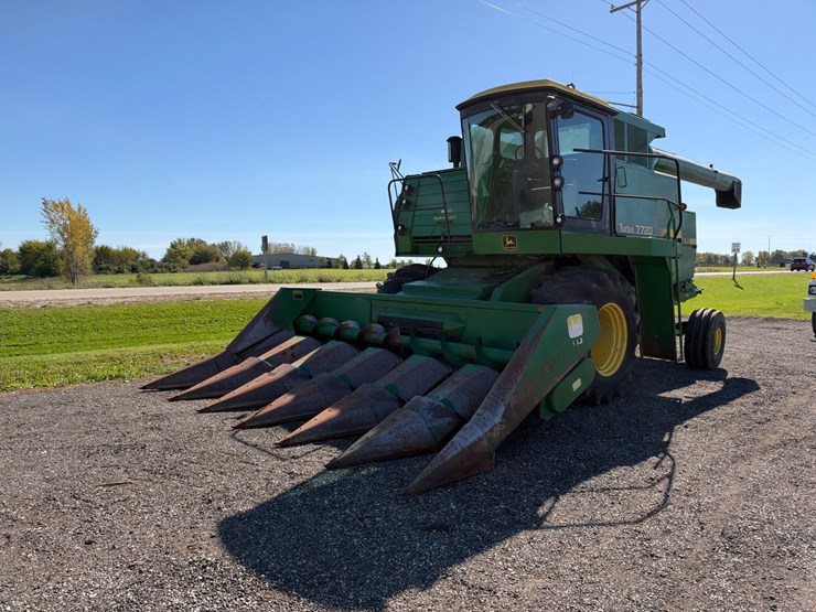 1981-john-deere-7720-image-2