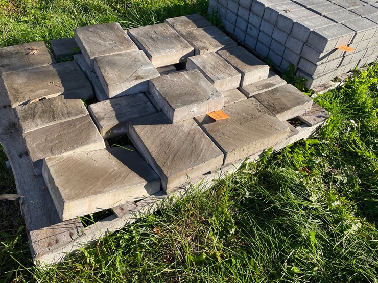 #3177-•-pallet-of-decorative-pavers-image-2