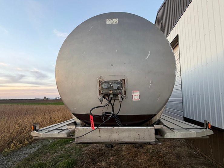 #1735-•-1984-certified-waste-tanker-image-6