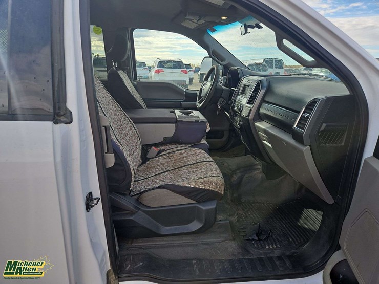 2017-ford-f550-image-16