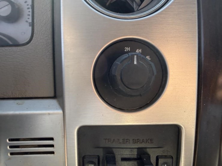 2010-ford-f150-platinum-image-39