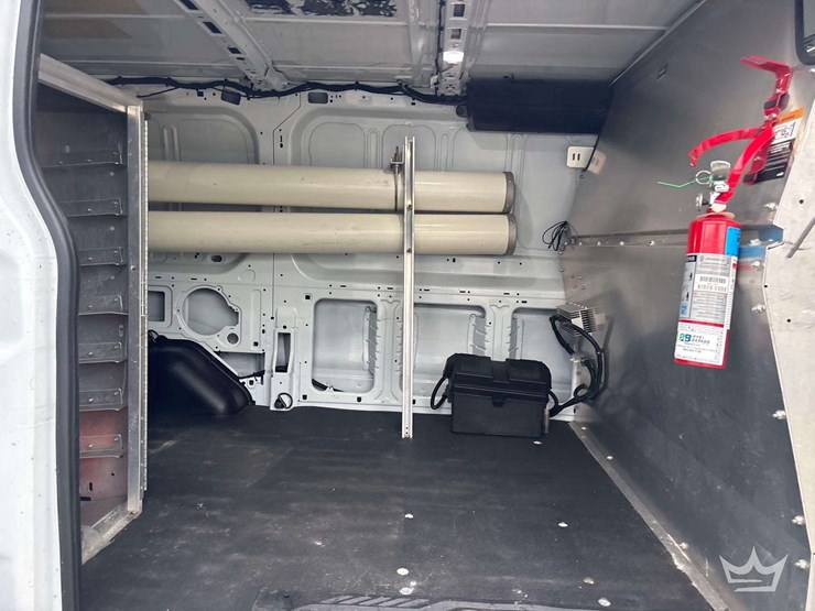 2019-ford-transit-image-18