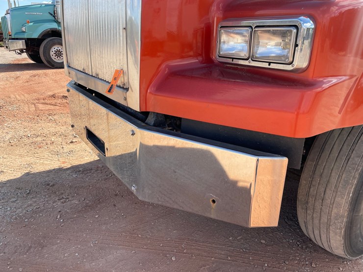 2016-western-star-4900sb-image-11