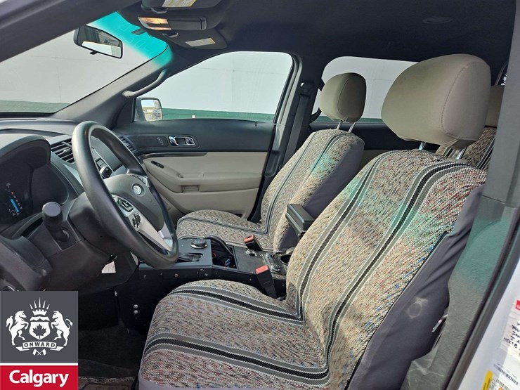 2015-ford-explorer-image-13