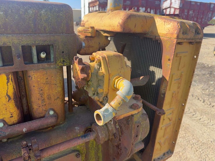 caterpillar-thirty-image-16