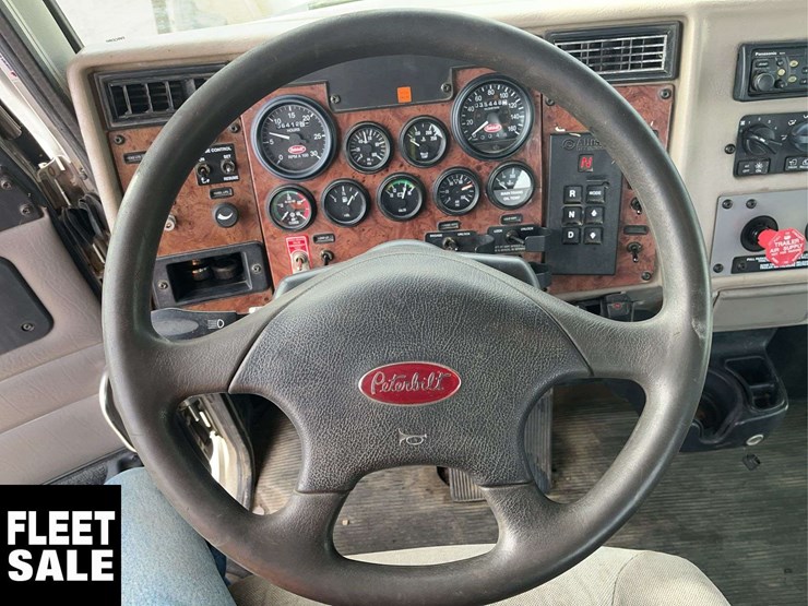 2007-peterbilt-335-image-15