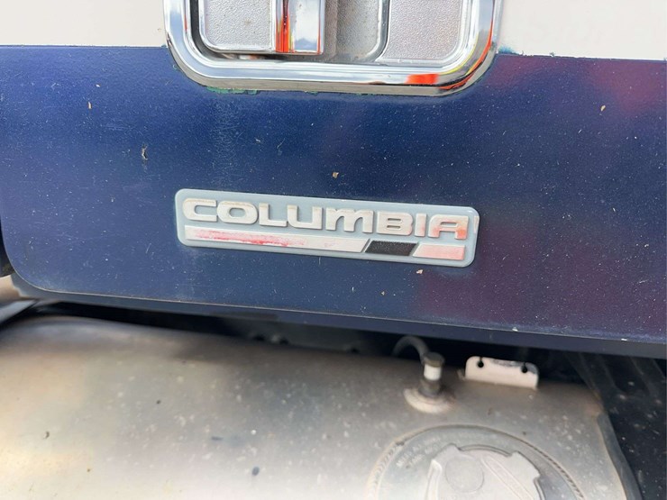 2003-freightliner-columbia-120-image-15