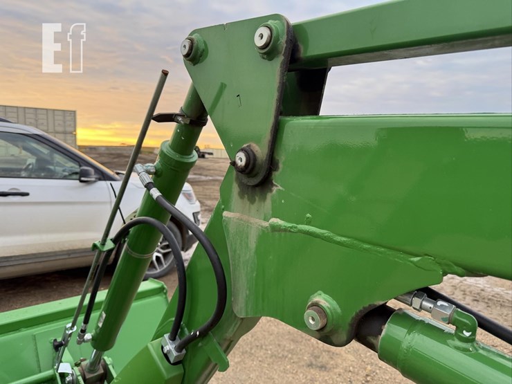 2023-john-deere-520m-image-25
