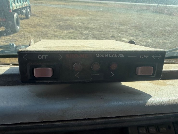 2002-freightliner-fc70-image-84