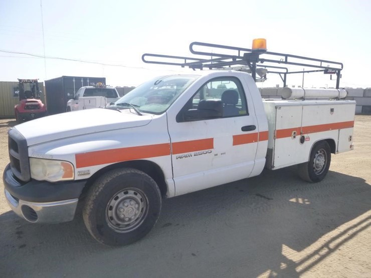2005-dodge-ram-2500-image-2