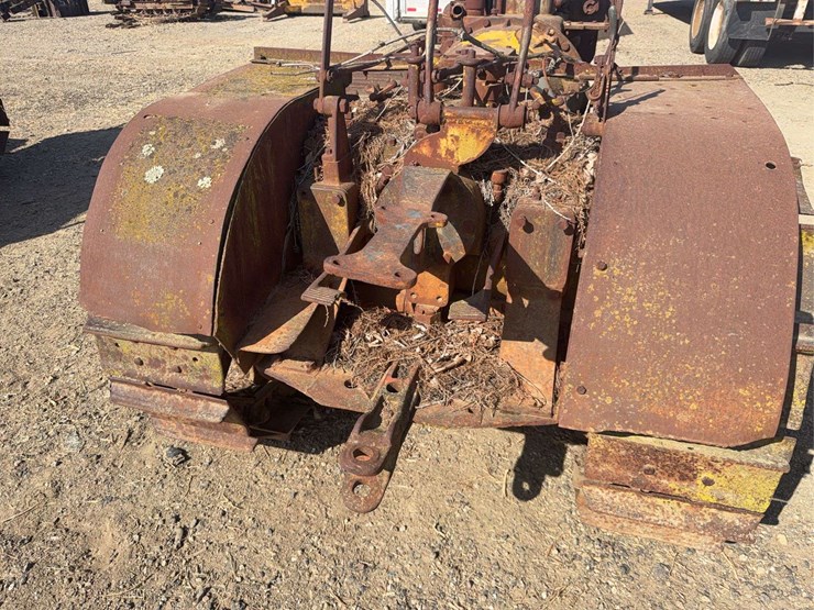 caterpillar-thirty-image-21