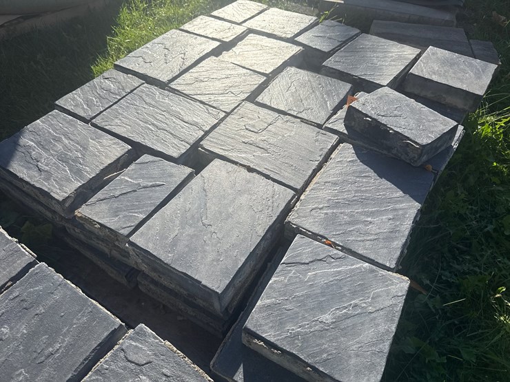 #3180-•-(4)-pallets-of-decorative-pavers-image-9