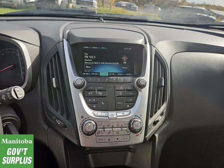 2013-chevrolet-equinox-image-19