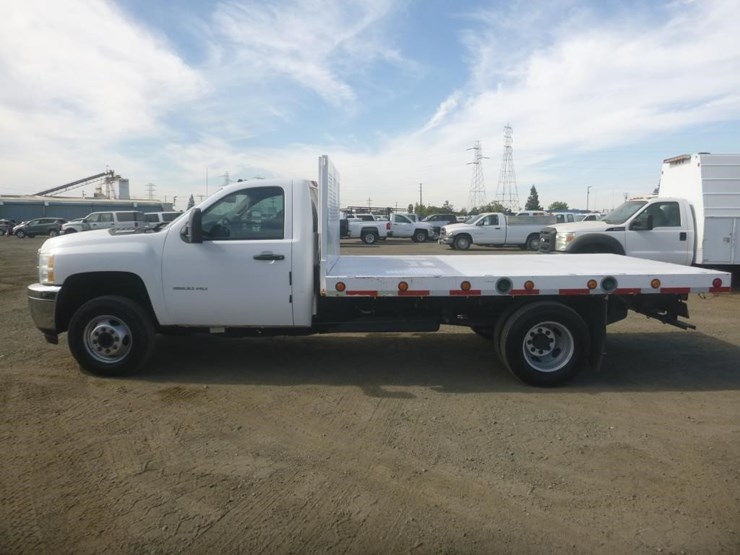 2011-chevrolet-3500-image-5